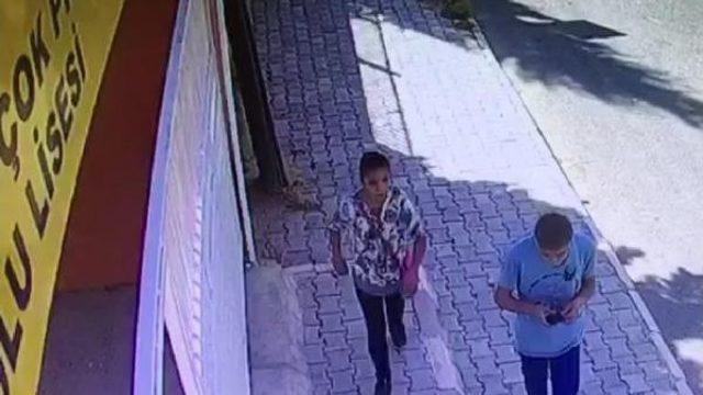 Gaziantep'te Otomobilin Çarptığı Genç Kız Öldü (2)