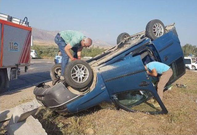 Suşehri'nde Piknik Dönüşü Kaza: 5 Yaralı