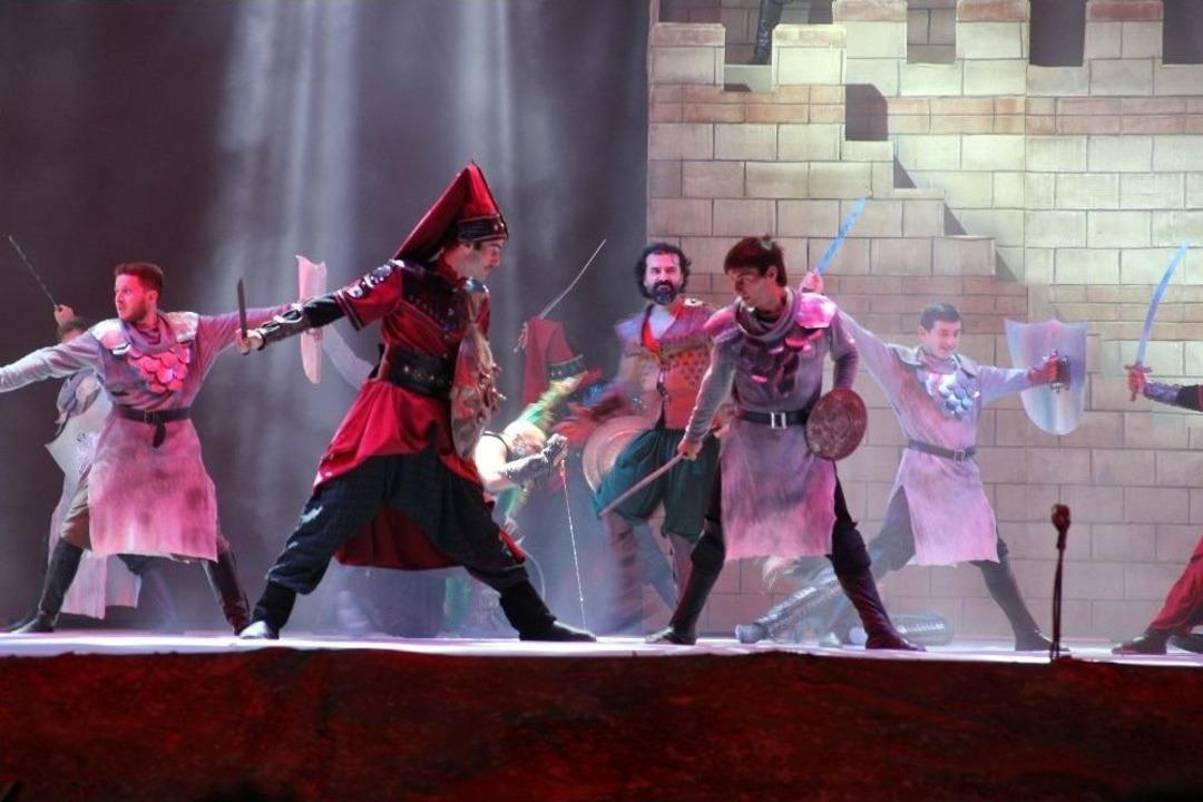 Hamidiye Tabyaları&rsquo;nda &rsquo;bir Hilal Uğruna&rsquo; Adlı G&ouml;steri Nefes Kesti