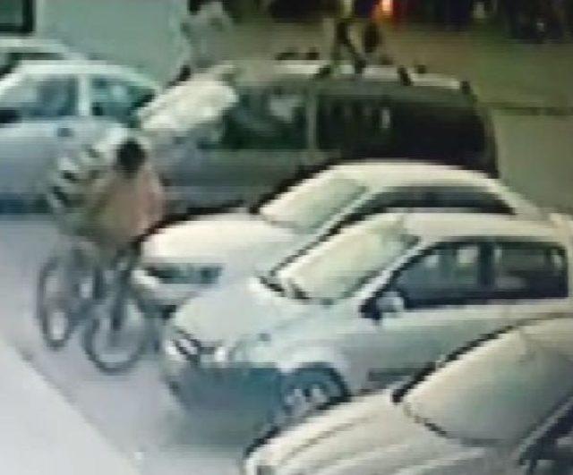 Bisiklet Hırsızı, Bisikletle Gezerken Yakalandı
