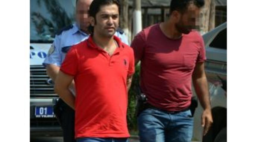 Yakalanınca Basın Mensuplarına "sizi &Ccedil;ok Seviyorum Kendinize İyi Bakın" Dedi