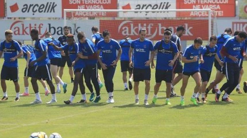 Trabzonspor Gelecek Seneyi D&uuml;ş&uuml;n&uuml;yor