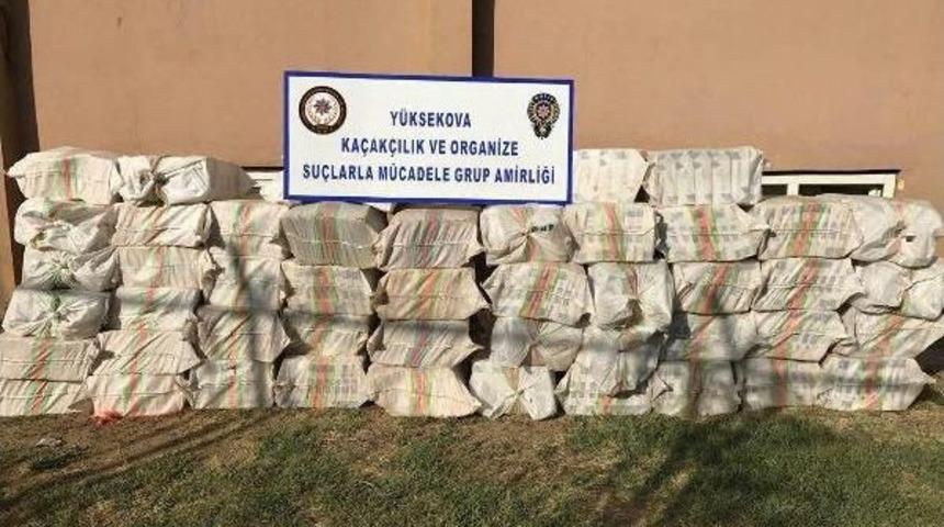 Hakkari'de 26 Bin Paket Ka&ccedil;ak Sigara Ele Ge&ccedil;irildi