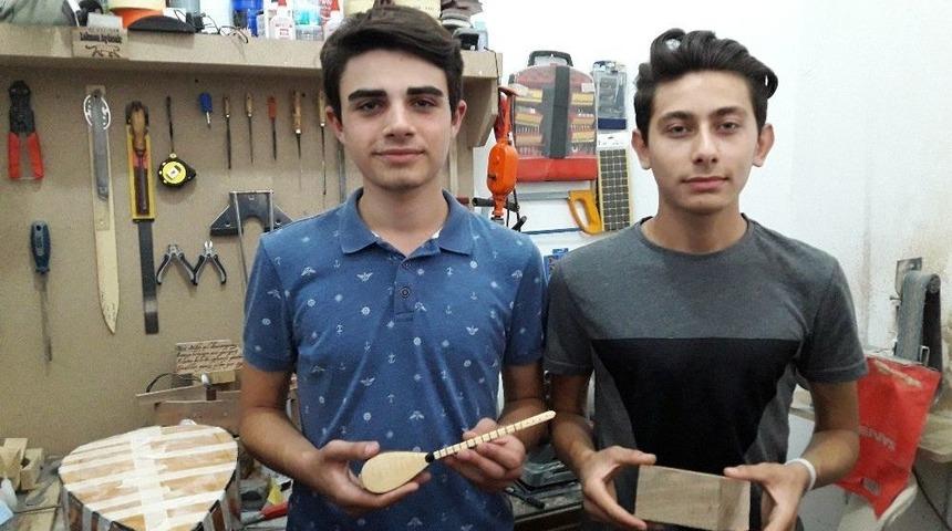Kırşehirli Gen&ccedil;ler Saz Yapımını &Ouml;ğreniyor