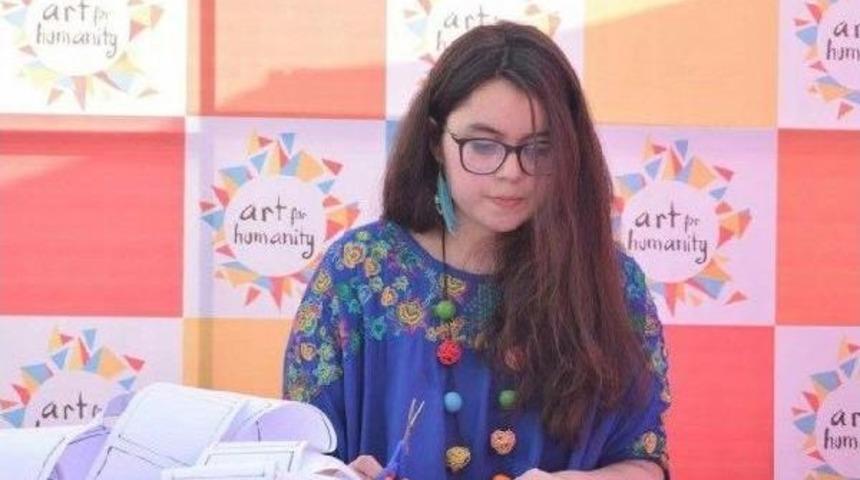 Pakistanlı Karikat&uuml;rist D&uuml;nyanın En Uzun Bant Karikat&uuml;r&uuml;yle Rekor Kırdı