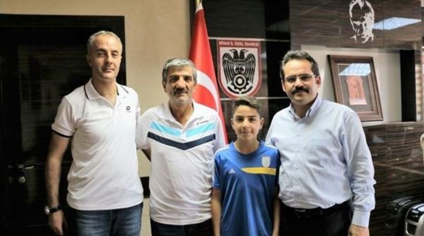 K&uuml;&ccedil;&uuml;k Deha Milli Takıma &Ccedil;ağrıldı.