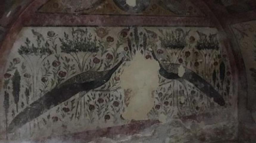 İznik&rsquo;Te Tarihi Oda Mezarda Tahribata Tepki