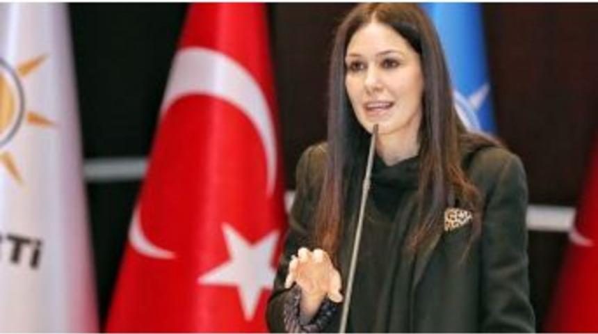 Deprem M&uuml;zesini, &Ccedil;iğdem Karaaslan A&ccedil;acak