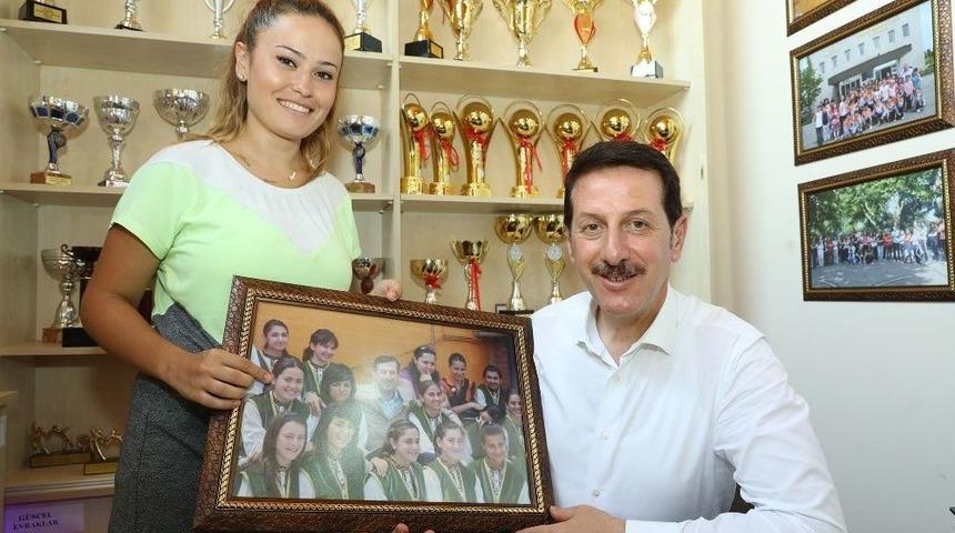 Başkan Tok&rsquo;u Duygulandıran Fotoğraf