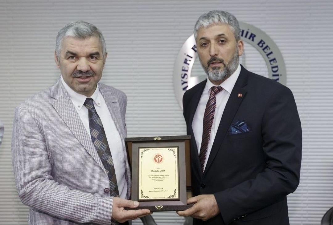 Başkan &Ccedil;elik, D&uuml;nya Ve Olimpiyat Şampiyonlarını &Ouml;d&uuml;llendirdi