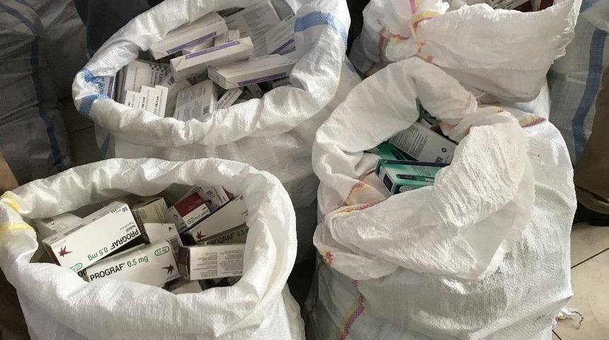 İstanbul&rsquo;da Bir Yangından 3 Milyon 250 Bin Liralık Sahte İla&ccedil; Ortaya &Ccedil;ıktı