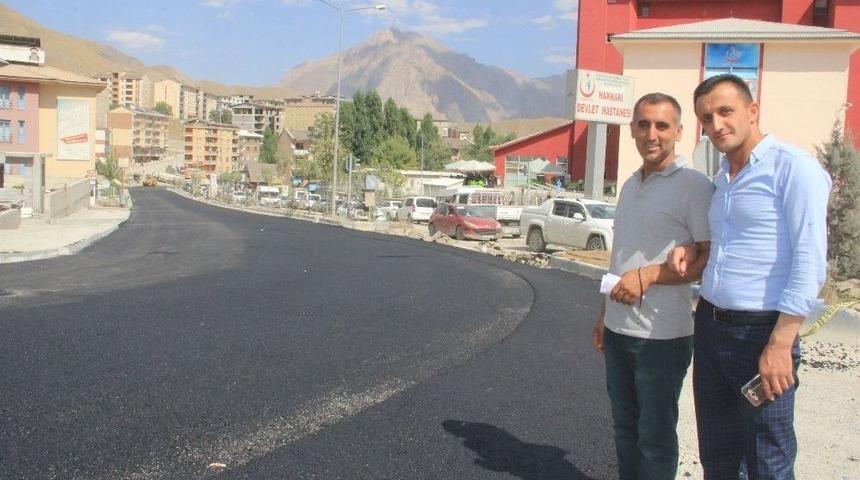 Hakkarililer Asfalt Yolla Tanıştılar