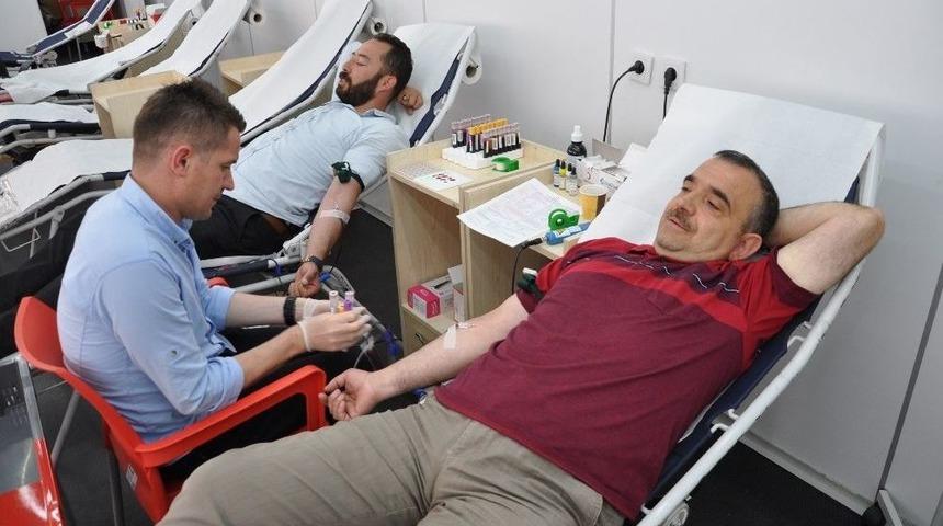 Simav&rsquo;da Madalyalı Kan Bağışı