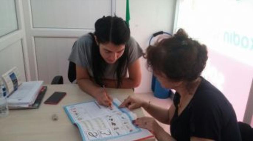 İranlı Sima Jahani, T&uuml;rk&ccedil;e &Ouml;ğreniyor