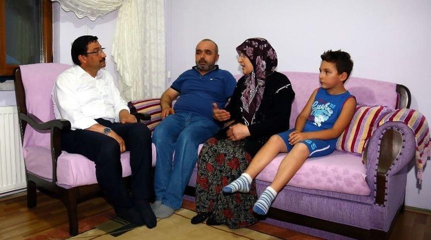 Başkan Ak&rsquo;tan 15 Temmuz Gazisi Cihat &Uuml;nal&rsquo;a Ziyaret