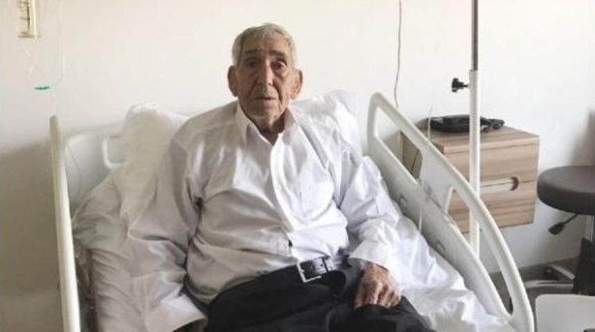 Unesco'nun 'yaşayan Insan Hazinesi' Ilan Etitği Cura Ustası Hastaneye Kaldırıldı