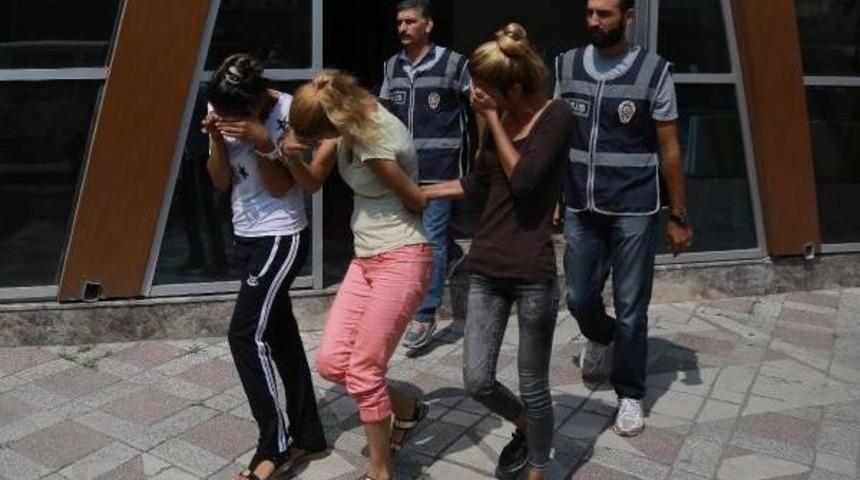 Kapıları Kartla A&ccedil;an Hırsızlar Yakalandı