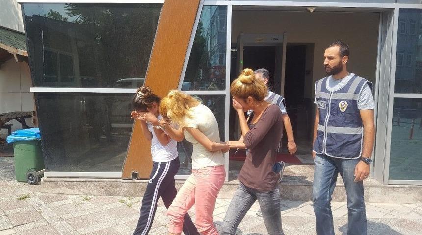 Kredi Kartı Yardımı İle Ev Soyan Hırsızlar Yakayı Ele Verdi