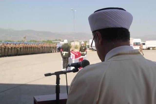 Bingöl'de Şehit Olan Uzman Çavuş Hüseyin Gençer'in Cenazesi Bursa'ya Gönderildi