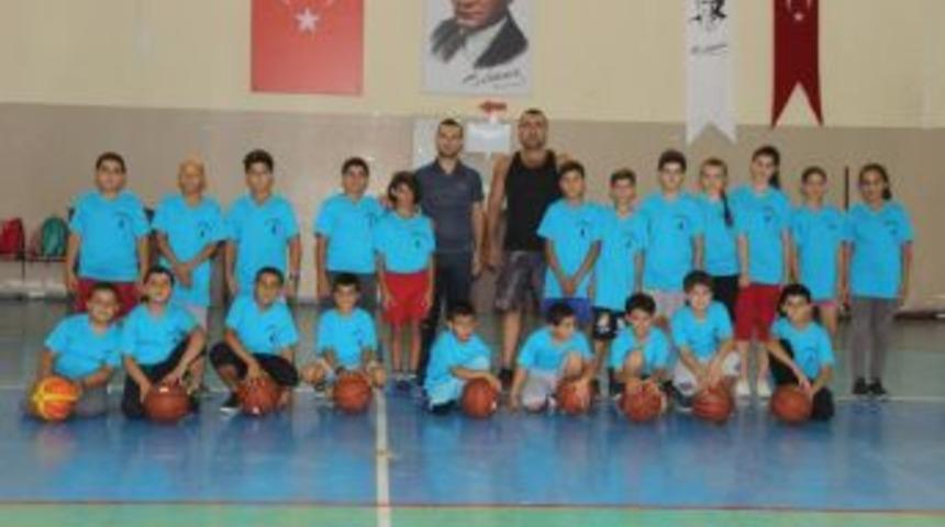 Kamacı, Forma Dağıttı