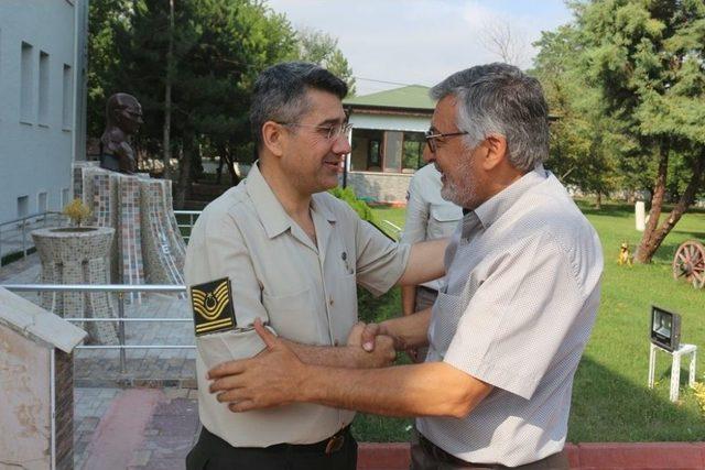 Başkan Bozkurt’tan İlçe Jandarma Komutanı İlhan’a Hayırlı Olsun Ziyareti