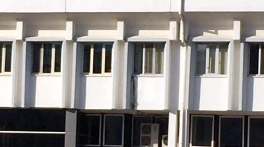 Vatandaş Uyardı, Valilikteki Bayrak Değişti