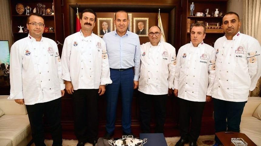 Başkan Sözlü, Adanalı Aşçılara Güç Verdi