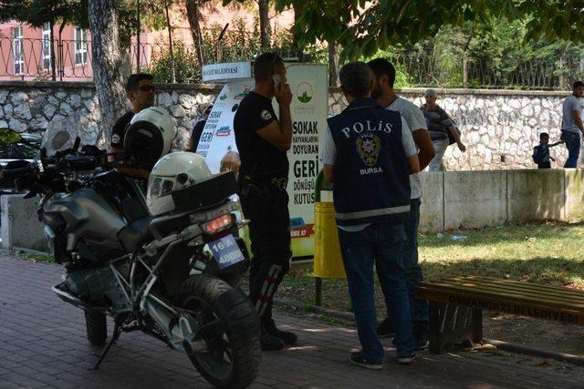 Polis Parklarda Kuş Uçurtmuyor