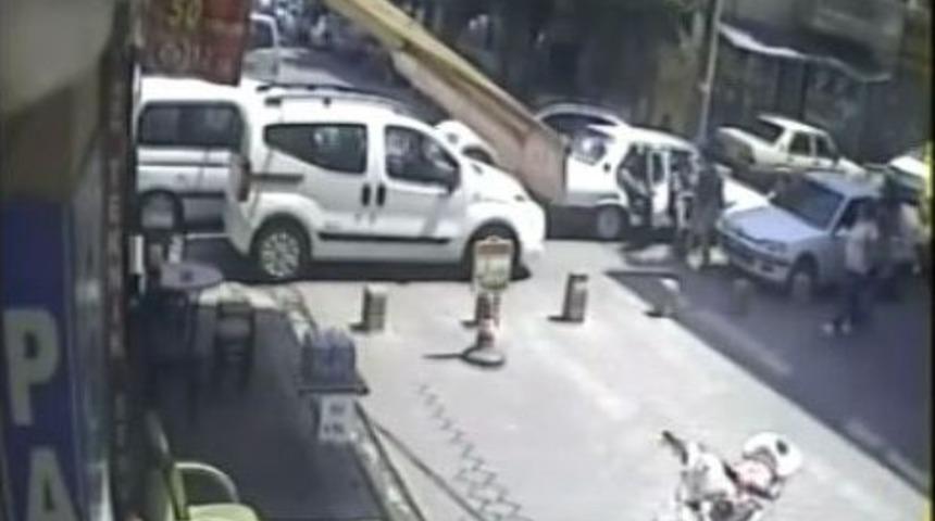 İki Kadının &rsquo;trafik&rsquo; Tartışması Kavgaya D&ouml;n&uuml;şt&uuml;