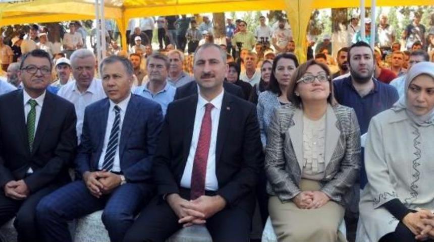 Bakan G&uuml;l: Chp, &Ouml;nce Fet&ouml; Ağzını Bıraksın