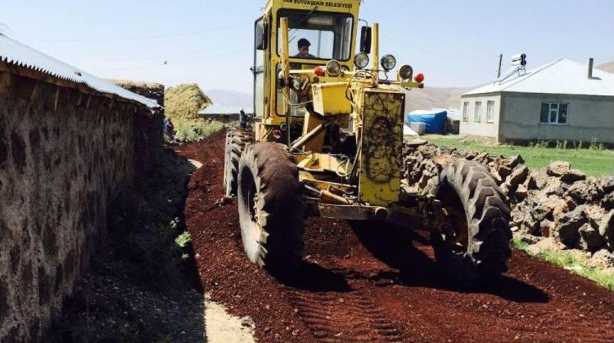 &Ccedil;aldıran&rsquo;da Yol Yapım &Ccedil;alışması