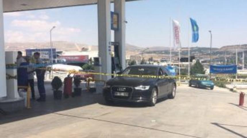 Bidonla Benzin Satmayan İstasyonun M&uuml;d&uuml;r&uuml;n&uuml; Vurdular