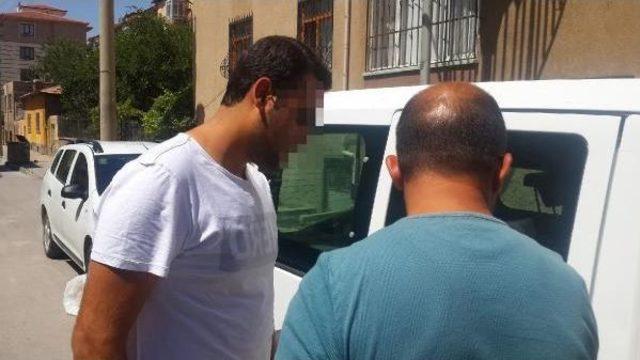 Niğde'de 'hero' Tişörtüyle Dolaşah Genç Gözaltına Alındı