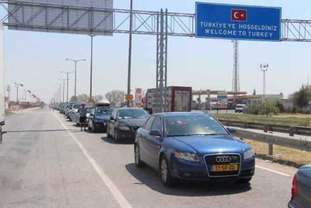 Kapıkule'de Gurbetçilerin 5 Kilometre Dönüş Kuyruğu(2)