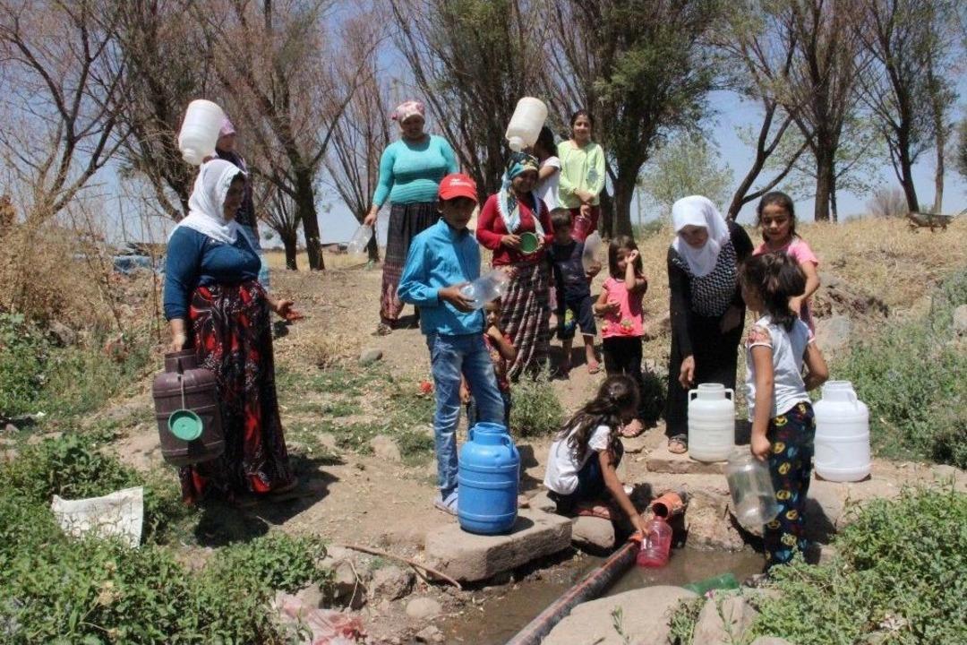 3 Yıldır Su Taşıyorlar