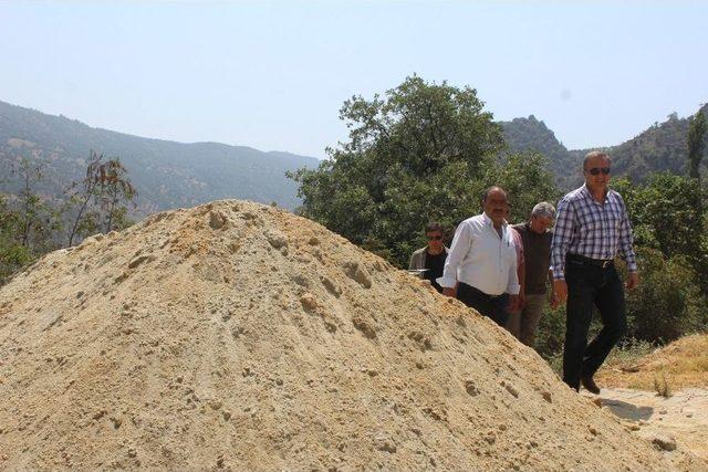 Başkan Karaçoban Mahallelerin Sıkıntılarını Yerinde Dinliyor