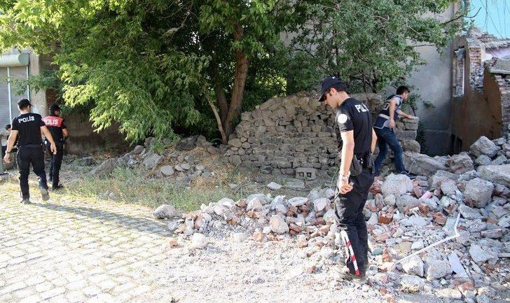 Erzurum’da Metruk Binalar Didik Didik Arandı G4