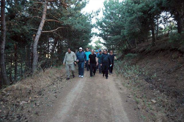 Yozgat’ta Kamu Çalışanları Sağlıklı Yaşam İçin Yürüdü