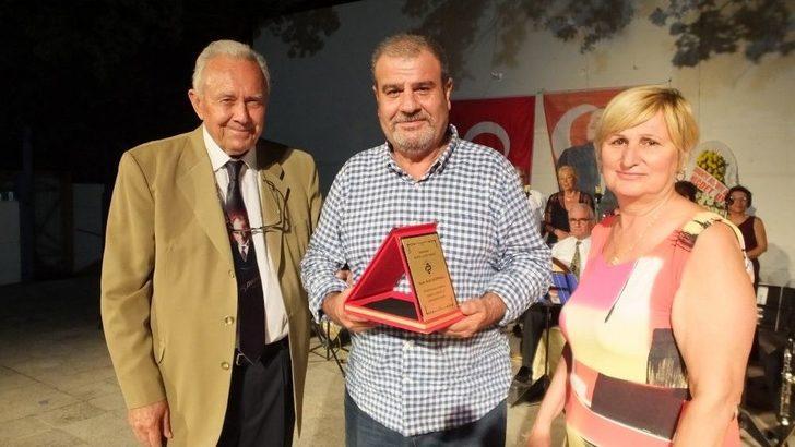 Burhaniyeli Sanatçılardan Türkü Ve Şarkı Ziyafeti G3