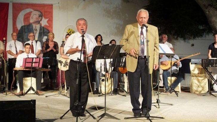 Burhaniyeli Sanatçılardan Türkü Ve Şarkı Ziyafeti G5