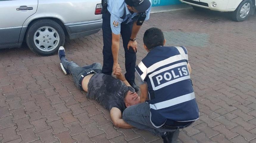 Alkol Komasına Giren Adam Ekipleri &Ccedil;ileden &Ccedil;ıkarttı