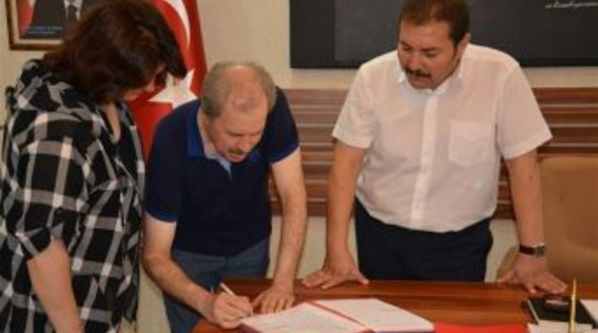 Edremit&rsquo;te Hayırsever Vatandaştan Z-k&uuml;t&uuml;phane