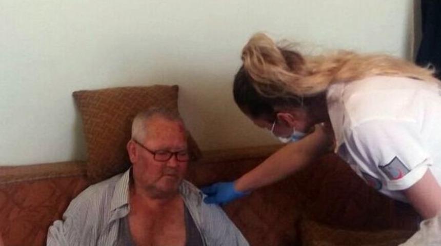 Cuma Namazında Fenalık Ge&ccedil;iren Şahıs, Hastaneye Kaldırıldı