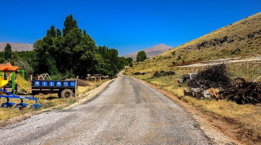 Malatya’da Mahalle Yolları Asfaltlanıyor