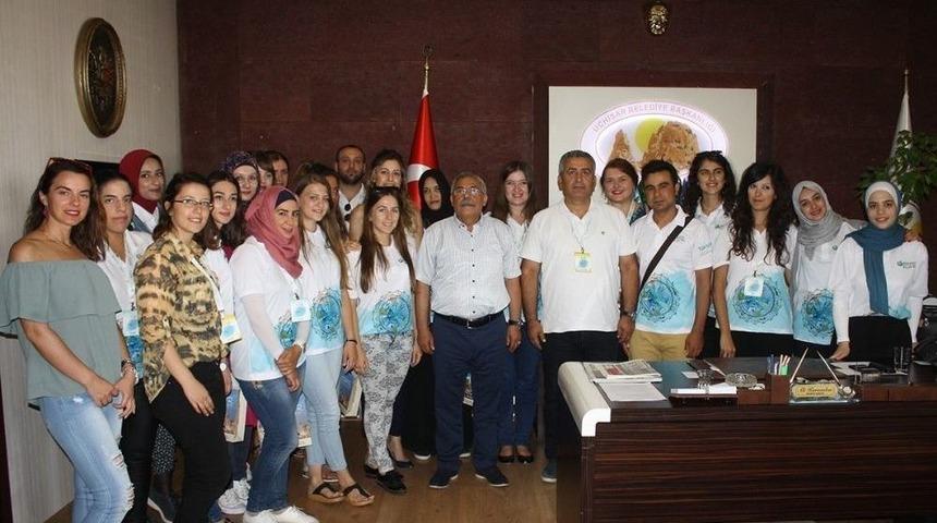 Yunus Emre Enstit&uuml;s&uuml; &Ouml;ğrencileri Başkan Karaaslan&rsquo;ı Ziyaret Etti