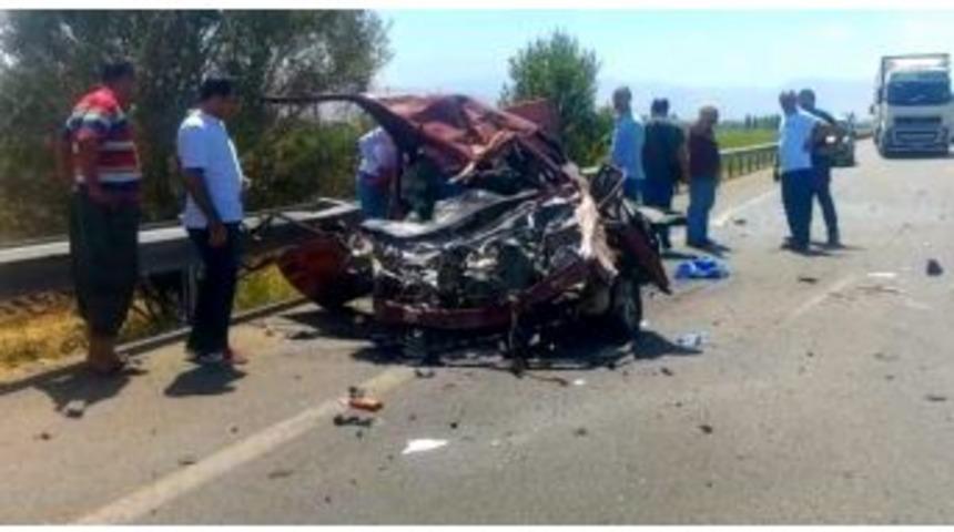 Erzincan&rsquo;da Trafik Kazası: 3 &Ouml;l&uuml;