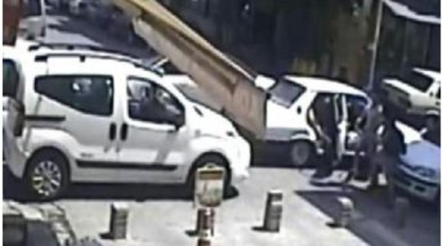 Yoldaki Kavga G&uuml;venlik Kamerasında