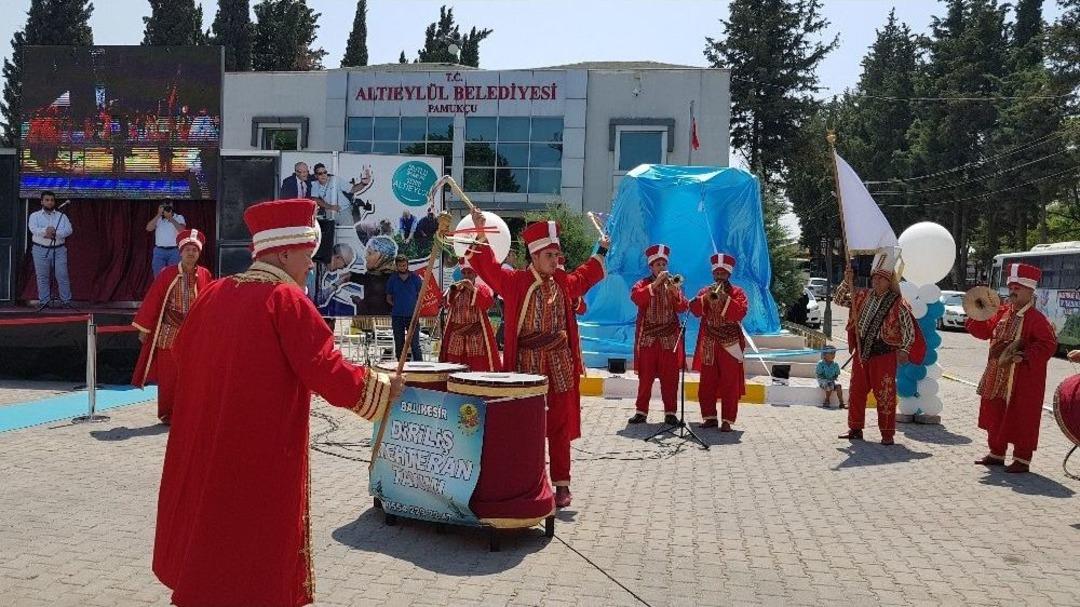 Pamuk&ccedil;u&rsquo;ya Efe Heykeli