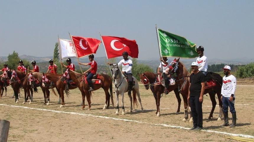 Atlı Cirit Y&uuml;kselme M&uuml;sabakaları Sındırgı&rsquo;da Başladı