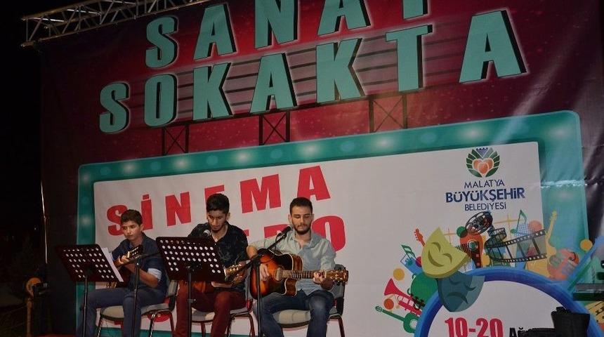 &lsquo;sanat Sokakta&rsquo; Etkinlikleri Başladı